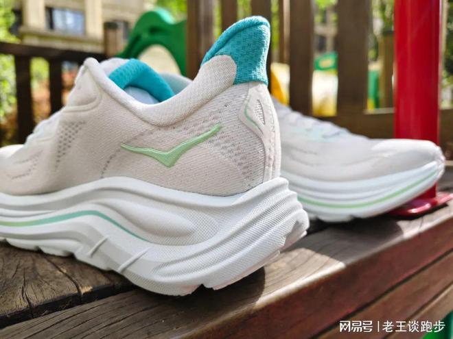 10：恰到好处的卓越跑鞋HOKA CLIFTON(图2)