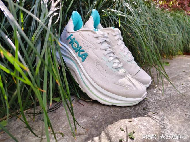 10：恰到好处的卓越跑鞋HOKA CLIFTON(图9)