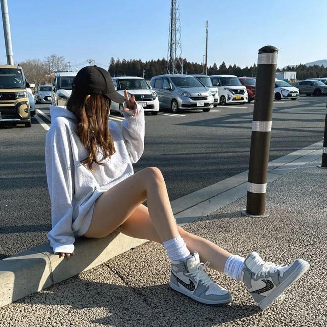x AJ1」天价神鞋们还在偷偷涨价涨到5w一双！「LV x 耐克、迪奥(图15)